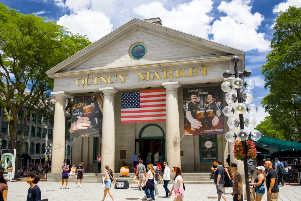 Quincy Market, Faneuil Hall